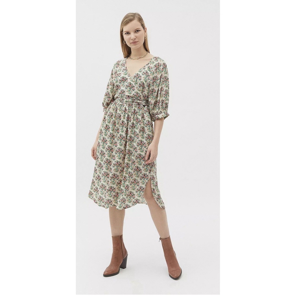 Urban Outfitters Joey Wrap Floral Dress Size XS Hippie Artsy Farm Chic Peasant‎